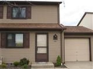828 Gino Ln, Cleveland, OH 44109