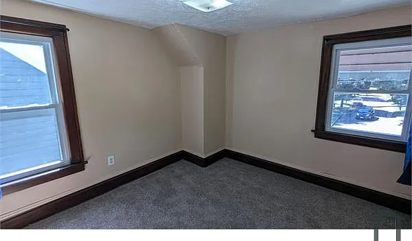 443 W Thornton St — Photo 20