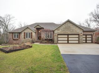 2039 W Stonegate Ln, Nixa, MO 65714