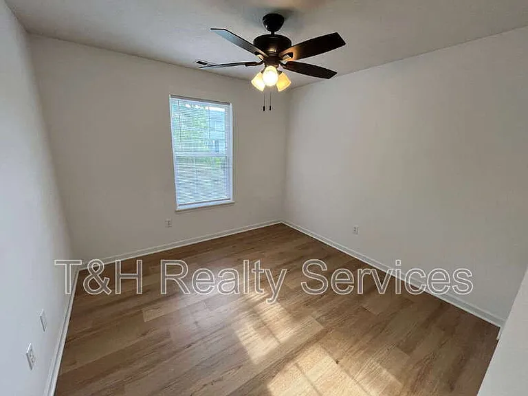 14952 Oak Rd — Photo 11