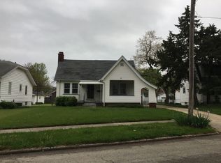 12 North Dr, Decatur, IL 62526