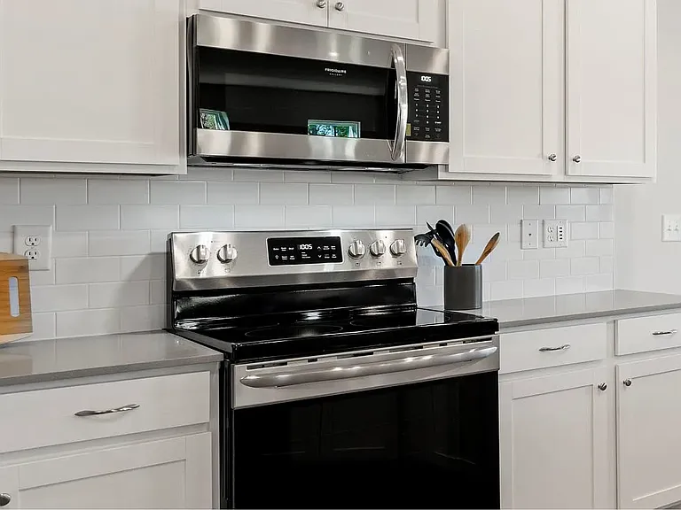 1659 Swallow Tail Dr — Photo 3