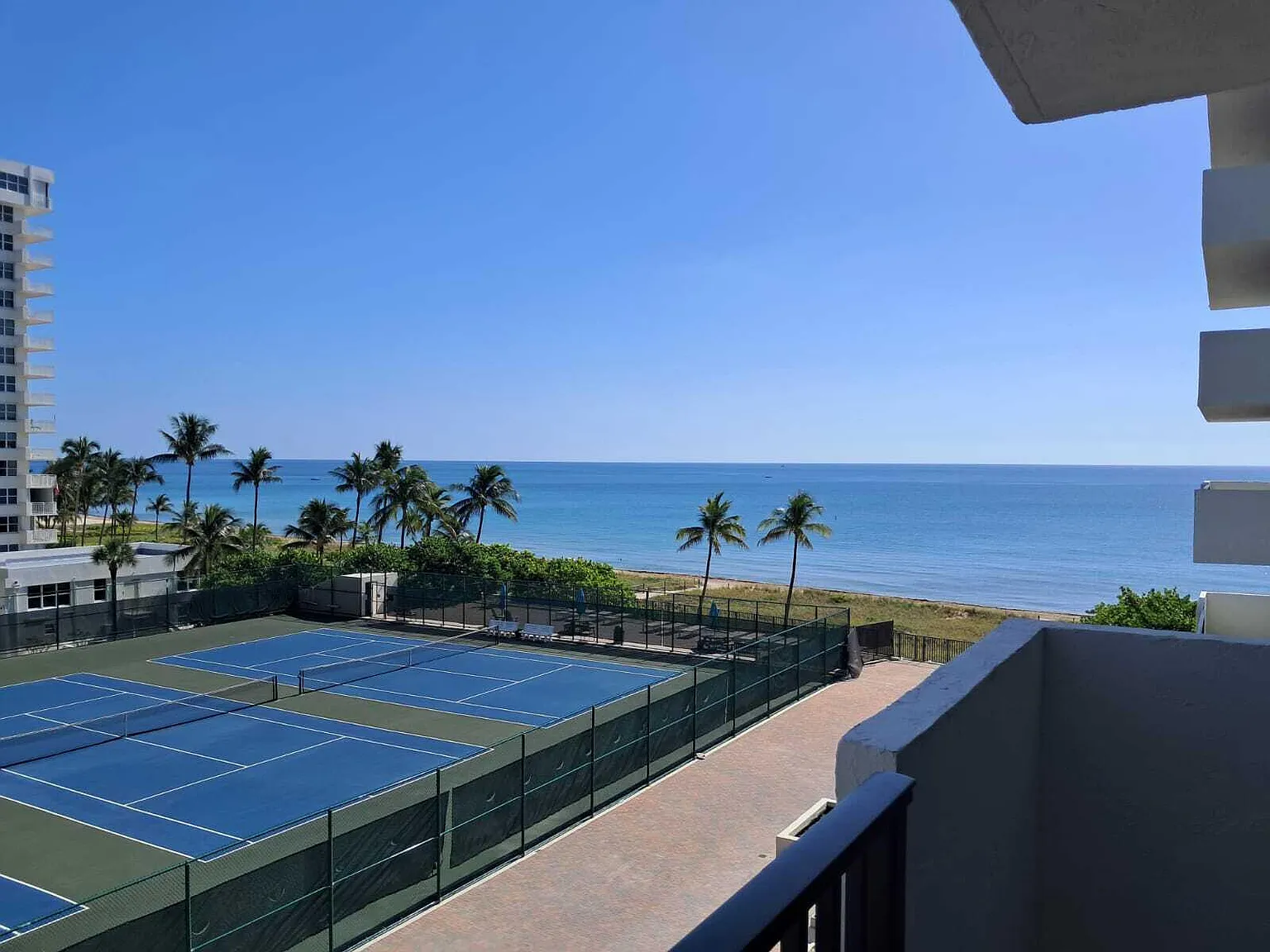 2 bed, 2.0 bath, 1400 sqft, $5,500 — Photo 2
