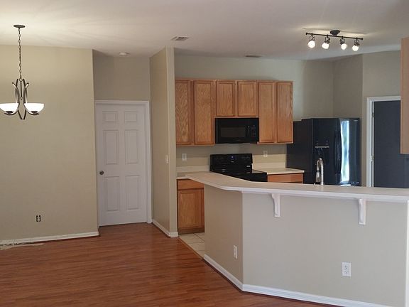 4th image of 5583 Yaupon Holly Dr