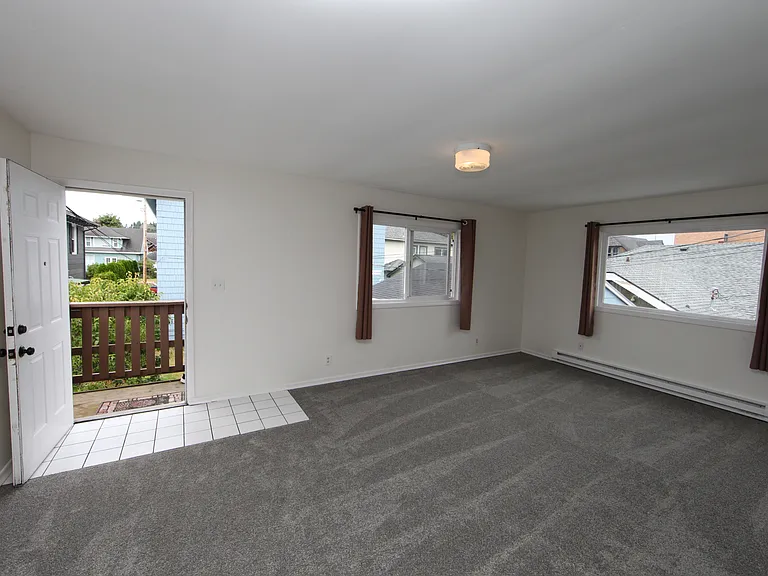 205 W 2nd St #6 — Photo 12