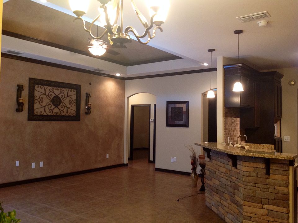 2nd image of 3211 Iris St