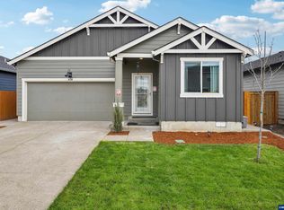 438 Greencrest St NE, Salem, OR 97301