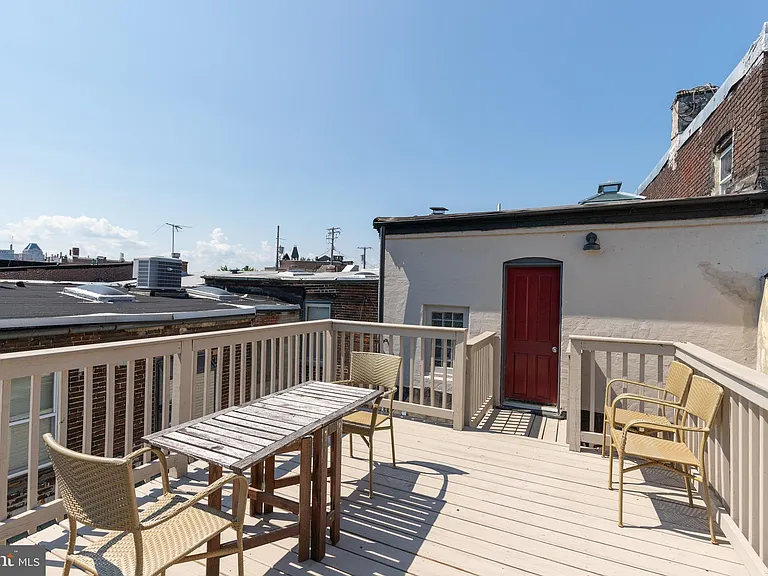 1733 Fleet St #4 — Photo 14
