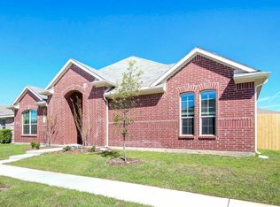 2033 Dyer St, Lancaster, TX 75146