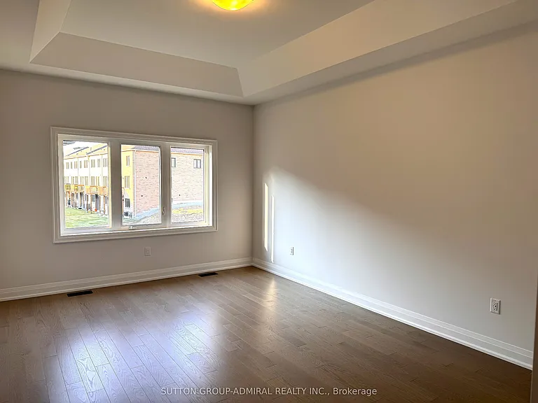 16 Donnacona Dr — Photo 11