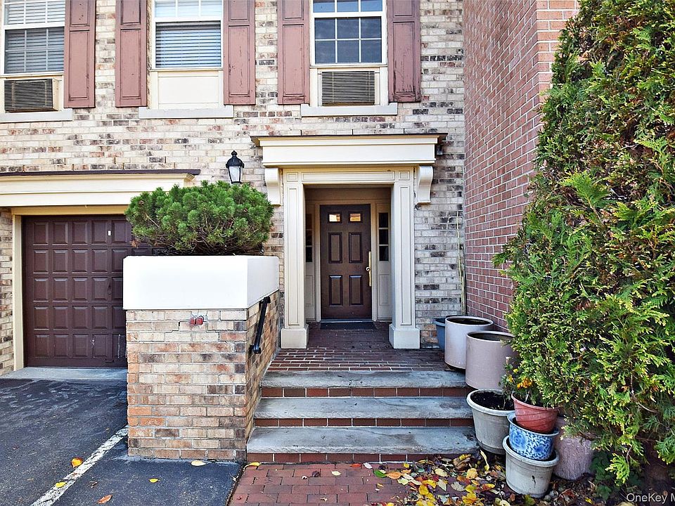 1st image of 12-32 Diane Place #204 L