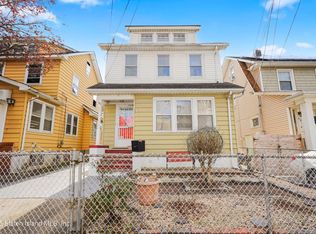 64 Irving Pl, Staten Island, NY 10304