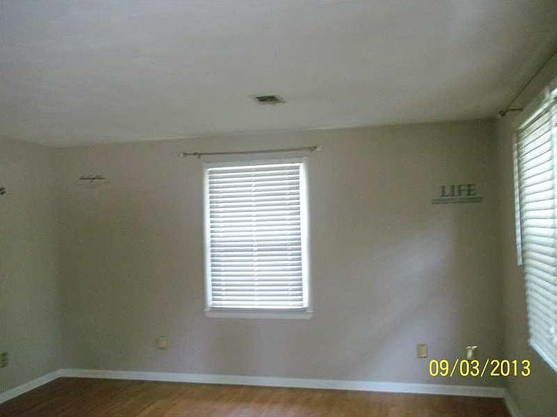 2nd image of 811 Mellen Dr