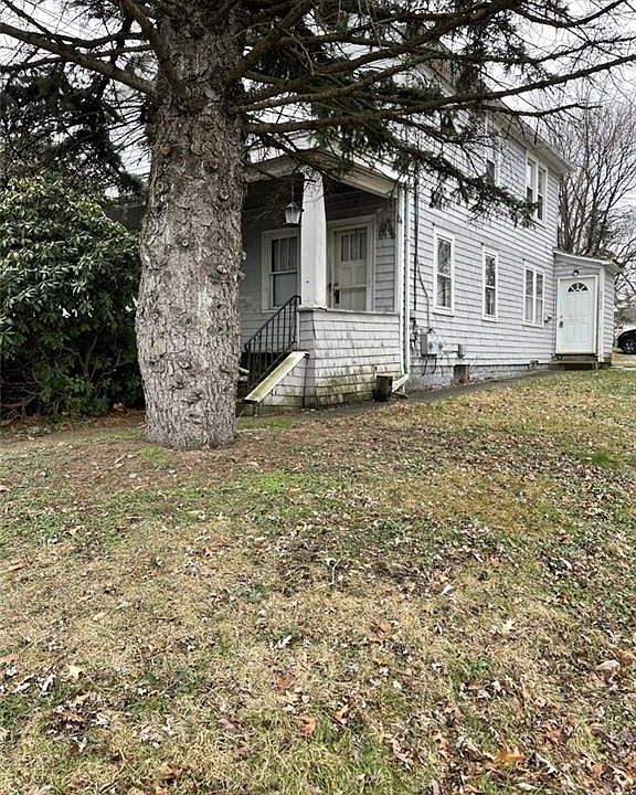 1st image of 2904 Pine Ave