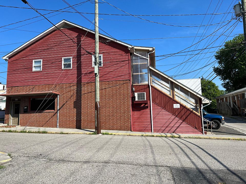 1st image of 103 Wilson Ave #3