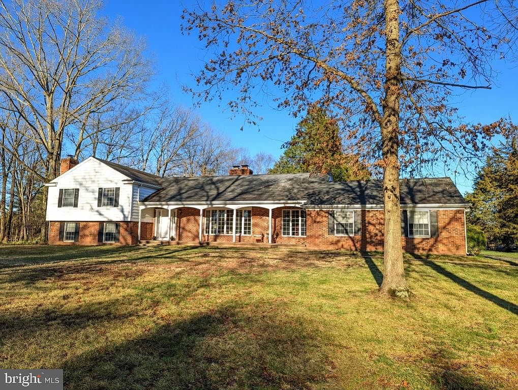 11096 Round Hill Dr, Nokesville, VA 20181 Zillow