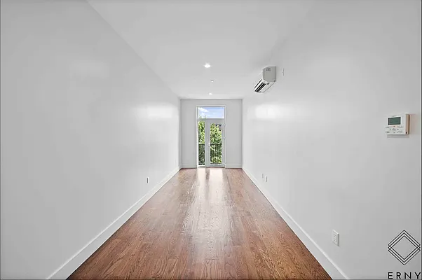 101 Varet Street #2J
