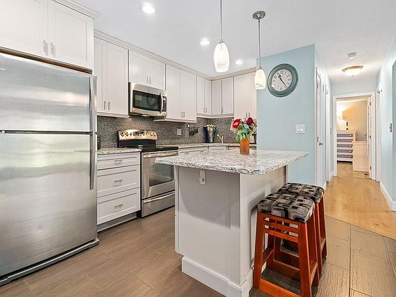 5th image of 200 Colonial Dr Unit 108