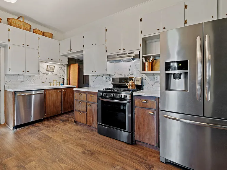 312 E Buchanan St — Photo 8