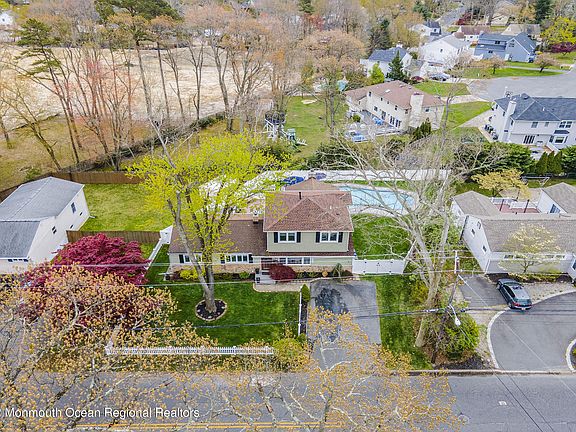 3rd image of 434 W Lincoln Ave
