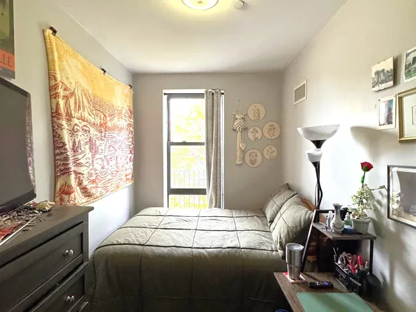 365 Tompkins Avenue image 8 of 14