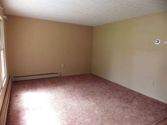 4th image of 121 Forest Dr