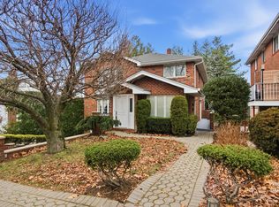 411 10th St #2, Palisades Park, NJ 07650