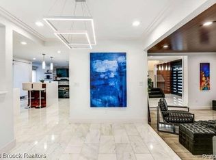 28375 E Chatham Rd, Grosse Ile, MI 48138