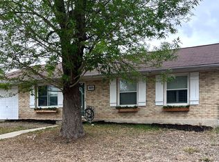 305 Jeanette Dr, Converse, TX 78109