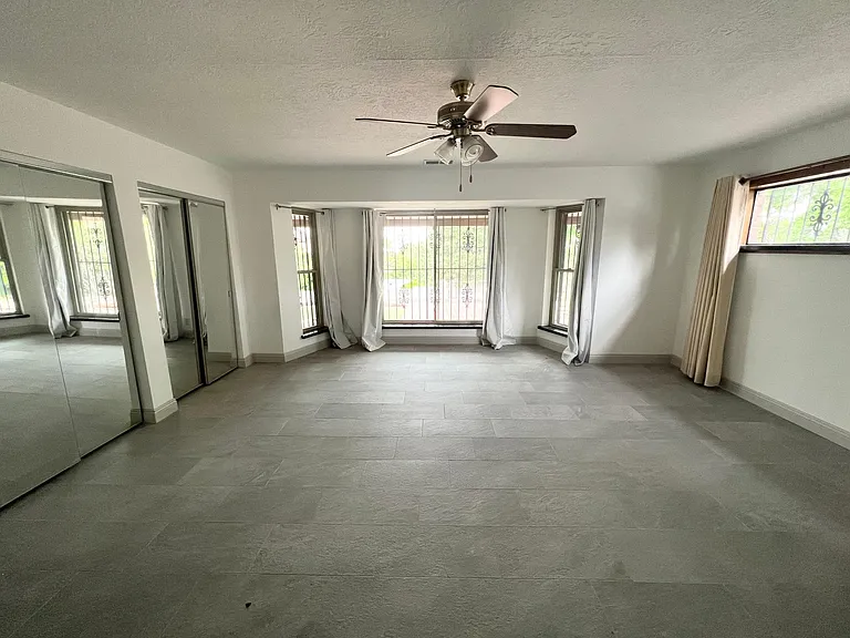 1528 Camino Cerrito SE — Photo 32