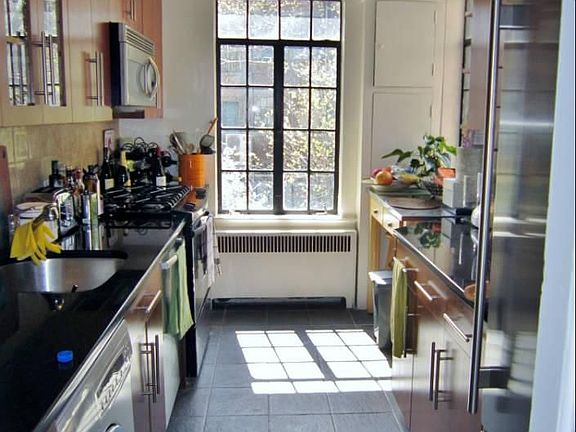 4th image of 48 W 11th St APT 2