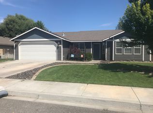 8411 Studebaker Dr, Pasco, WA 99301