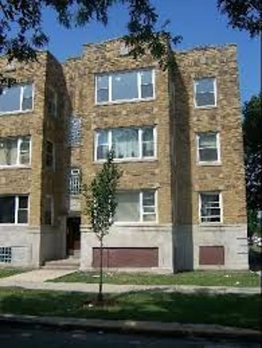 Building Photo - 6200 S Albany Ave
