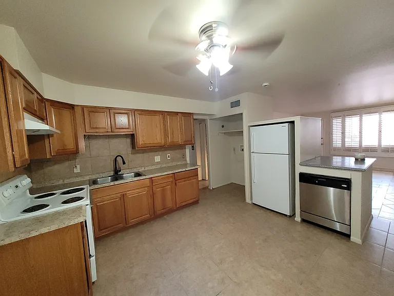 3139 E Glenrosa Ave #2 — Photo 6