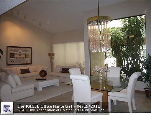5th image of 10135 Vestal Ct