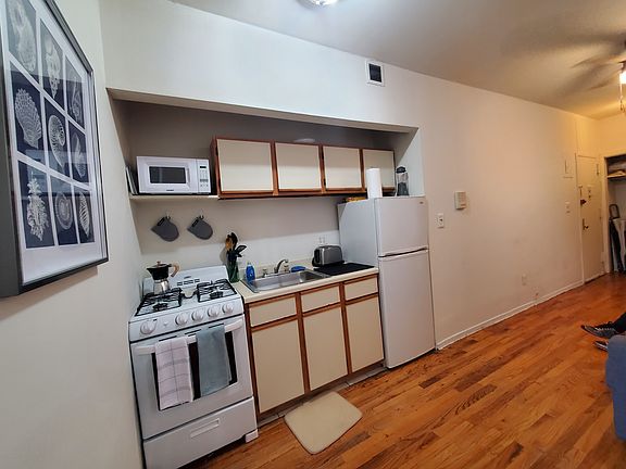 4th image of 1980 2nd Ave APT 2C