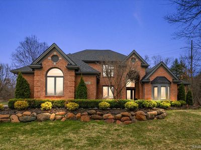 120 Wendover Ct, Commerce Township, MI, 48390