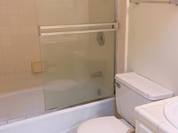 4th image of 469 Grant Ave APT D