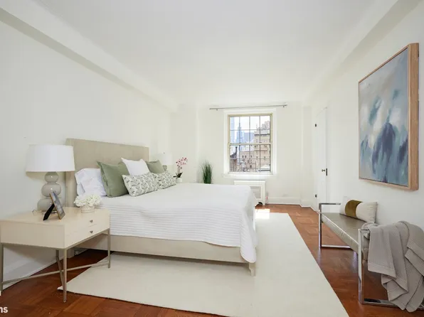 3 East 77th Street 8B image 3 of 7