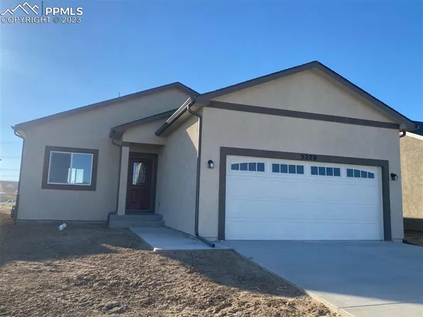 5220 Crested Hl, Pueblo, CO 81008