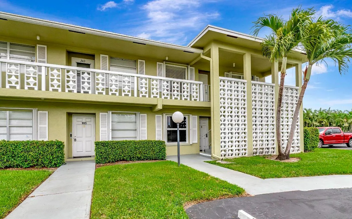 2 bed, 2.0 bath, 1167 sqft, $2,600 — Photo 2
