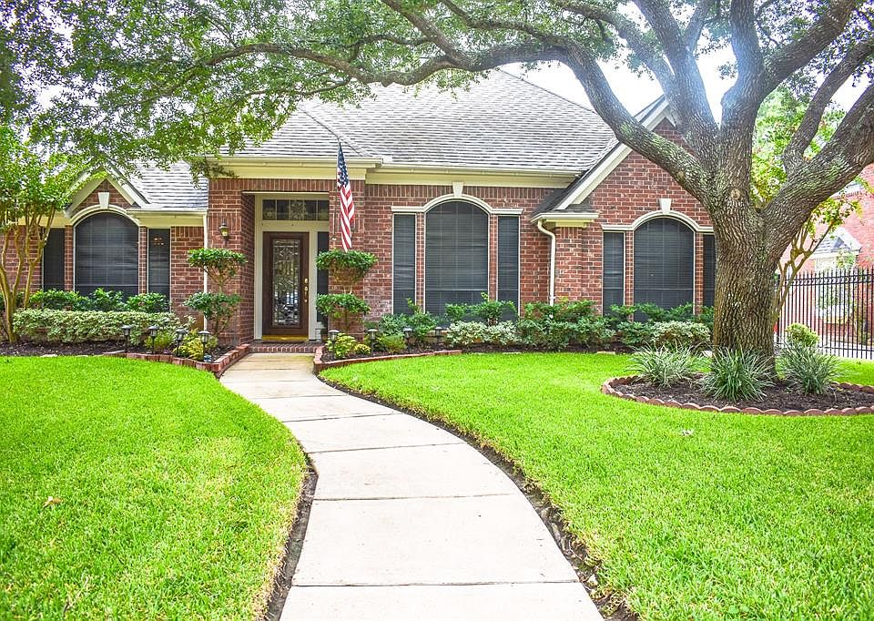 1st image of 1347 Crescent Parkway Ct