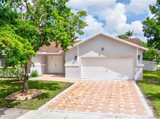 8501 NW 53rd Ct, Lauderhill, FL 33351