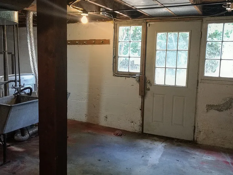 7234 SW Brier Pl — Photo 13