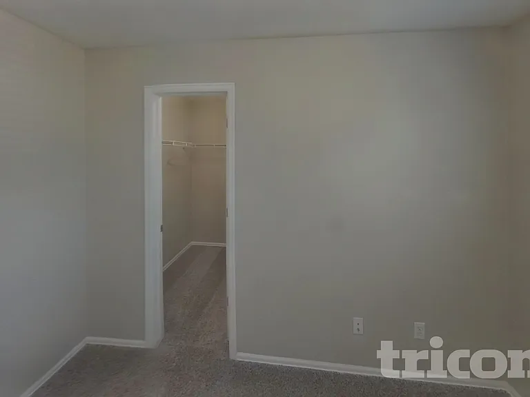 2728 Sierra Springs Dr — Photo 11