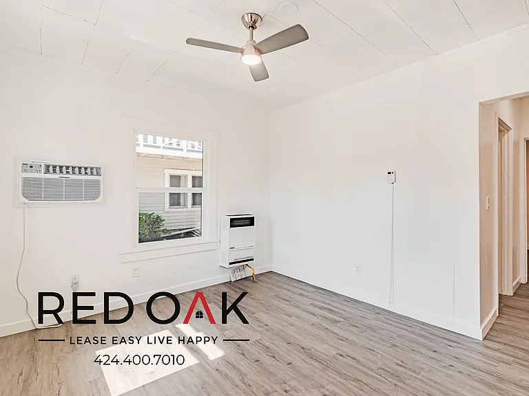 1559 N Hill Ave #8 — Photo 5
