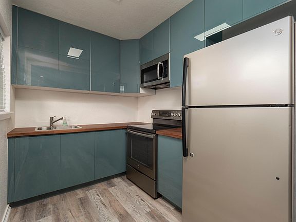 4th image of 818 E Amelia St #818