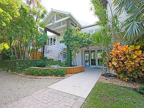 3rd image of 2600 Manor Ln #2650