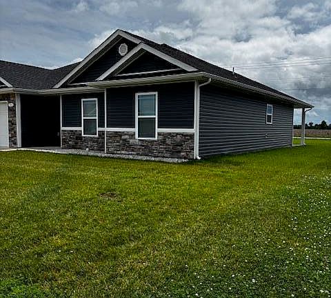 2nd image of 702 Addie Ln