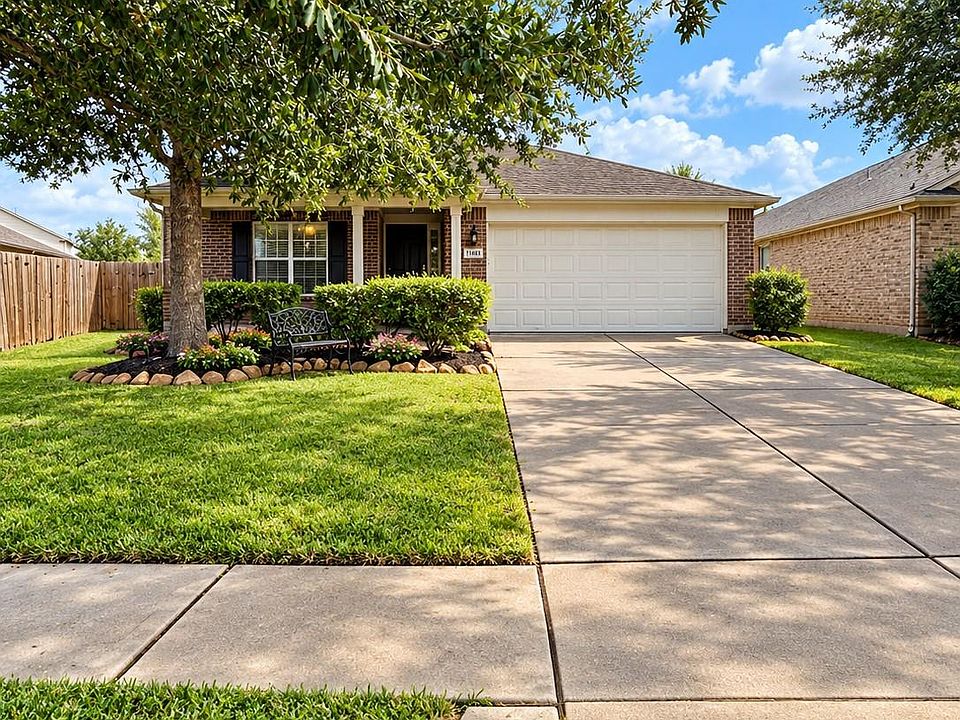 1st image of 8126 Clover Leaf Dr